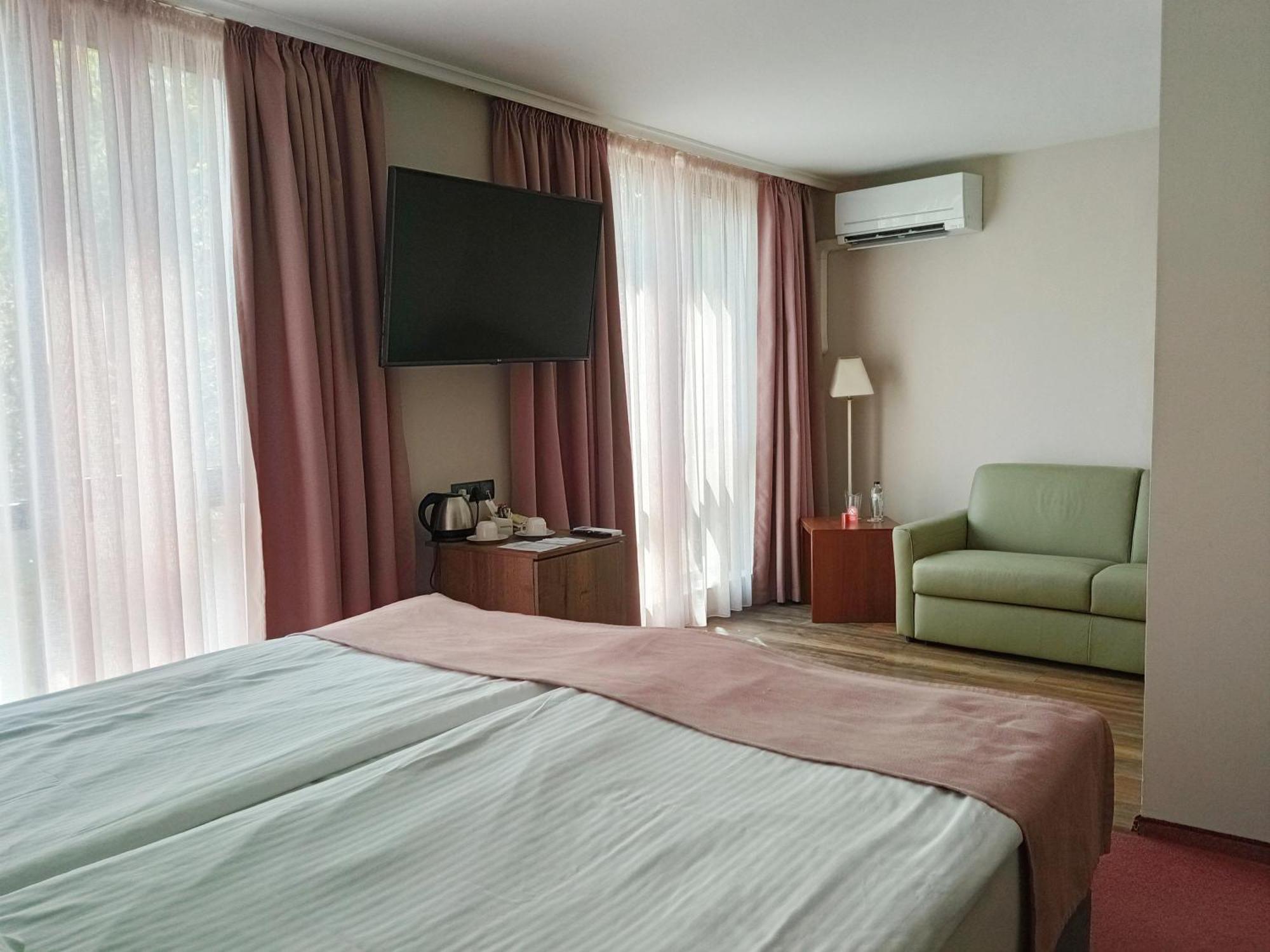 Hugo Hotel Varna Exterior foto